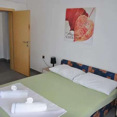 Batinic Apartmani Omis Exterior photo