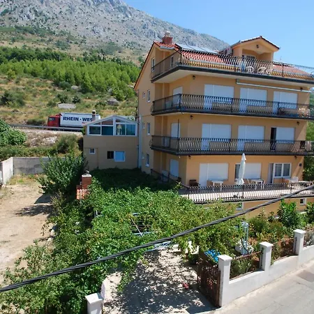 Batinic Apartmani Omis Exterior photo