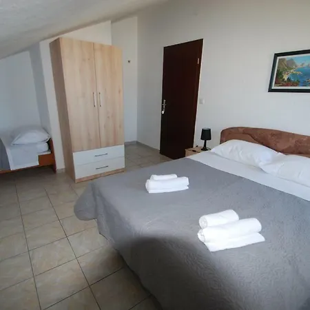 Batinic Apartmani Omis Exterior photo